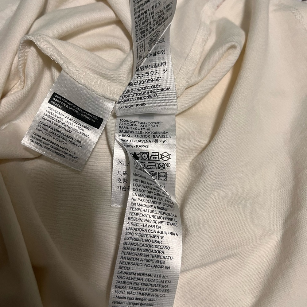 Levi's Multicolor Logo Tee - Picture 7 of 10